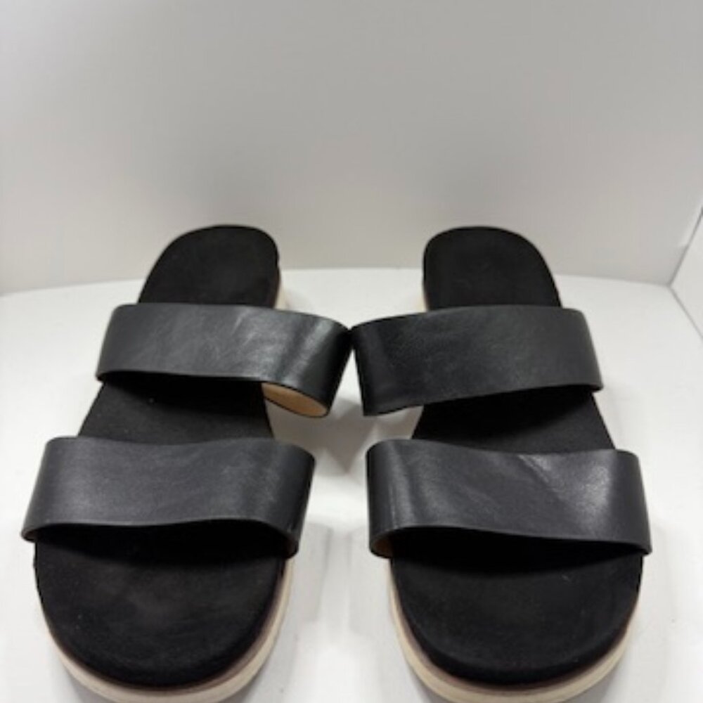 XOXO Women's Dylan Platform 2 Strap Black White sandals